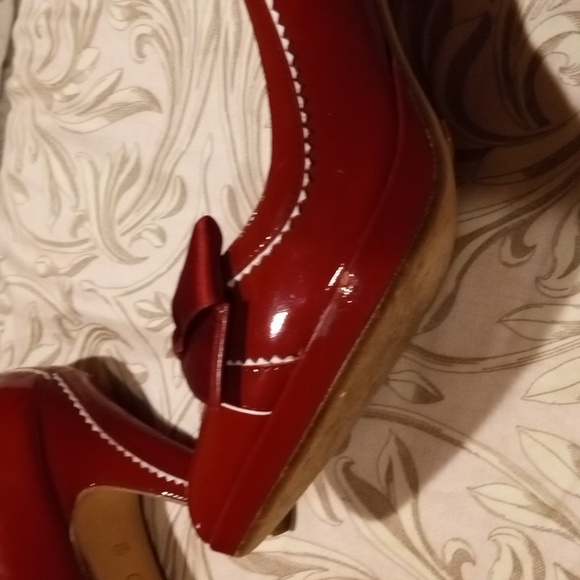 Red Cole Haan Pumps with Bow - Picture 4 of 4